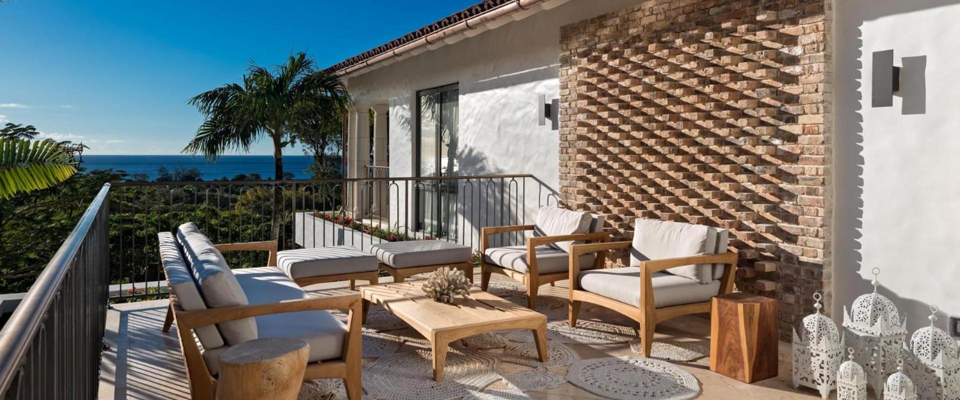 Luxury 10 bedrooms Villa