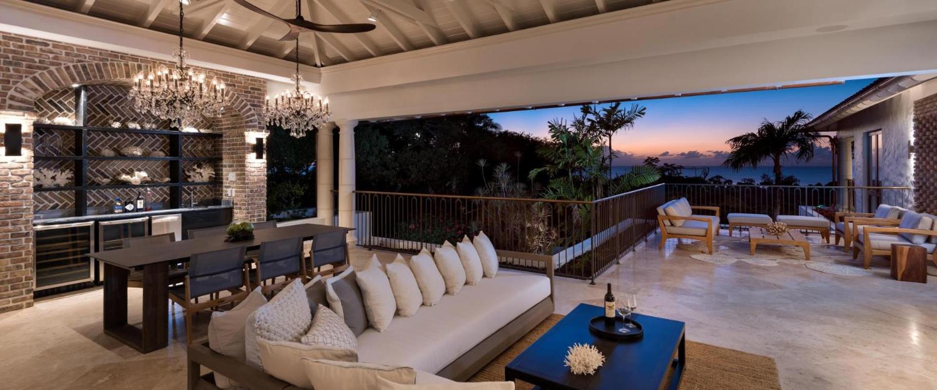 Luxury 10 bedrooms Villa