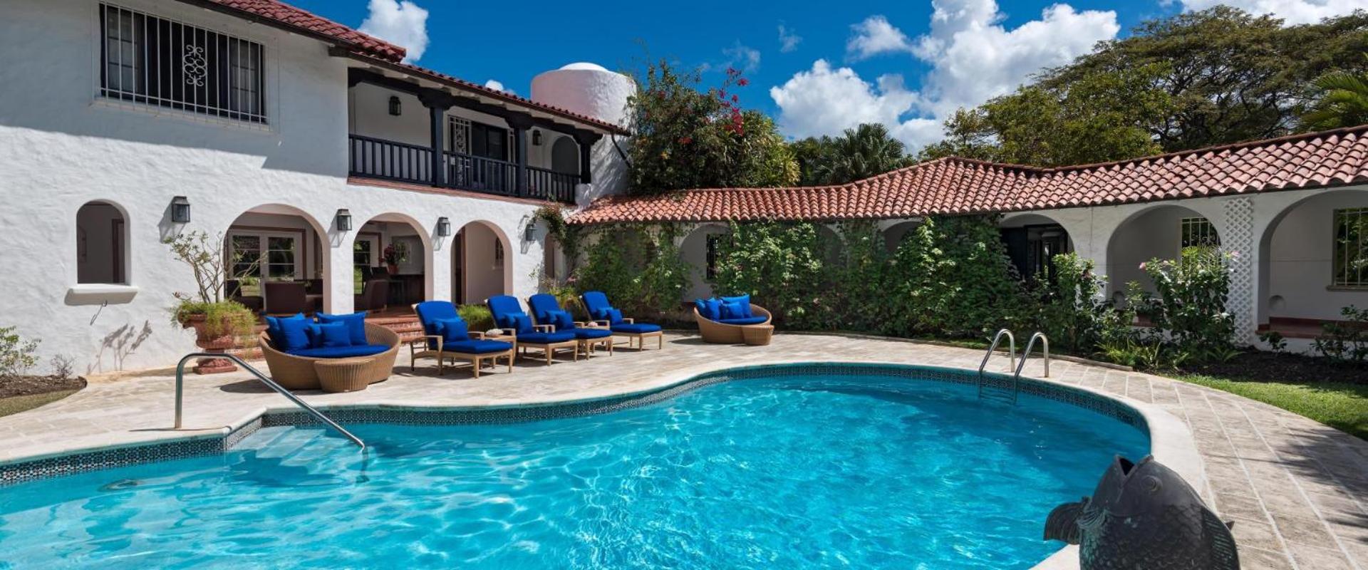 Luxury 10 bedrooms Villa