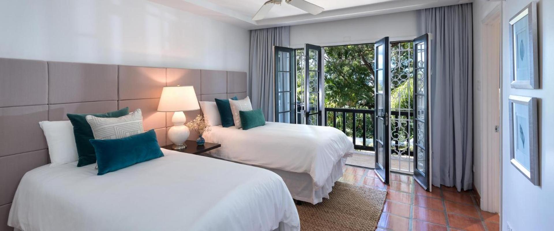 Luxury 10 bedrooms Villa