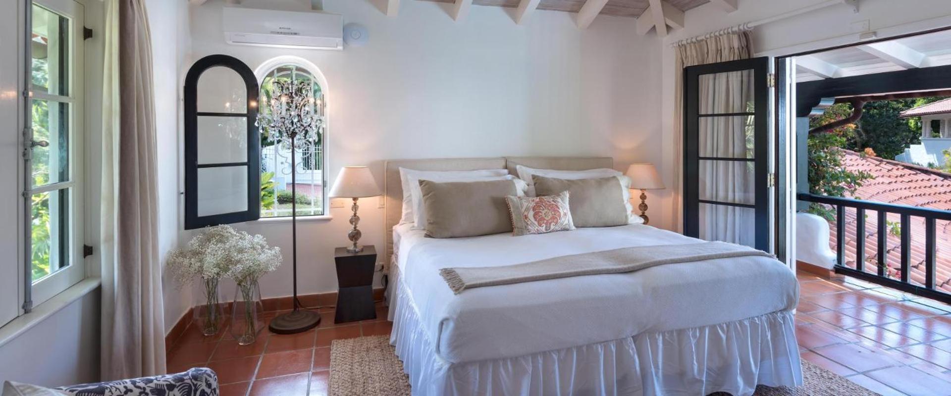 Luxury 10 bedrooms Villa