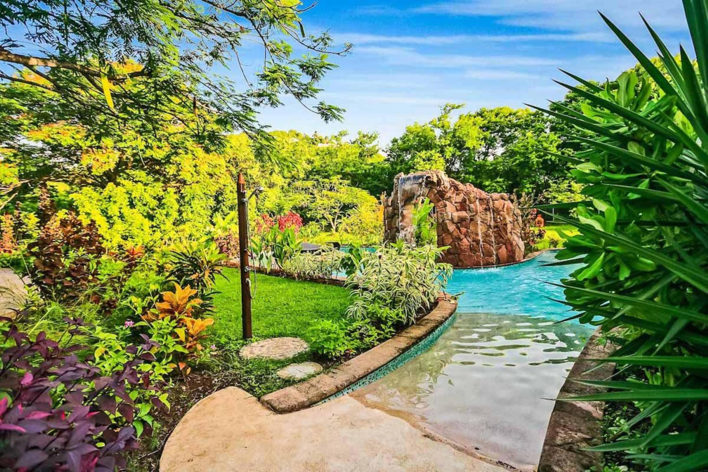 Amazing Villa with 5 Bedrooms view 5