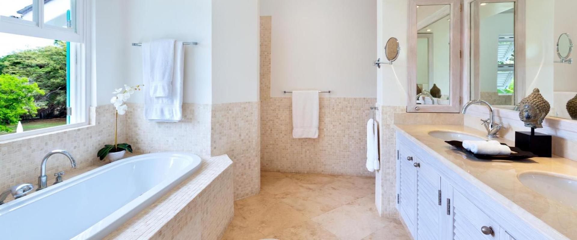 Beautiful 6 Br Villa with private pool