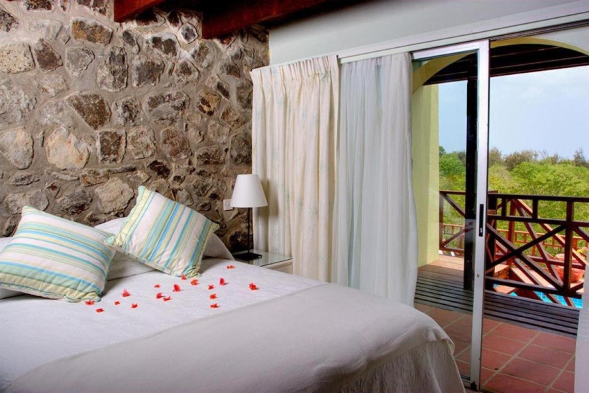 Bright Beautiful 2 Bedroom Villa