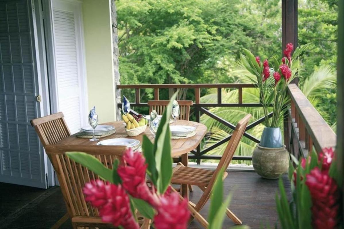 Bright Beautiful 2 Bedroom Villa