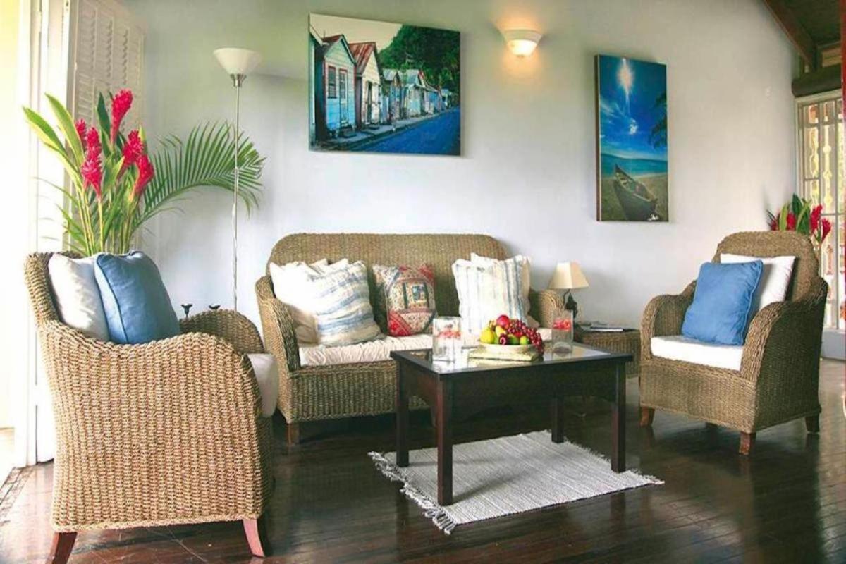 Bright Beautiful 2 Bedroom Villa