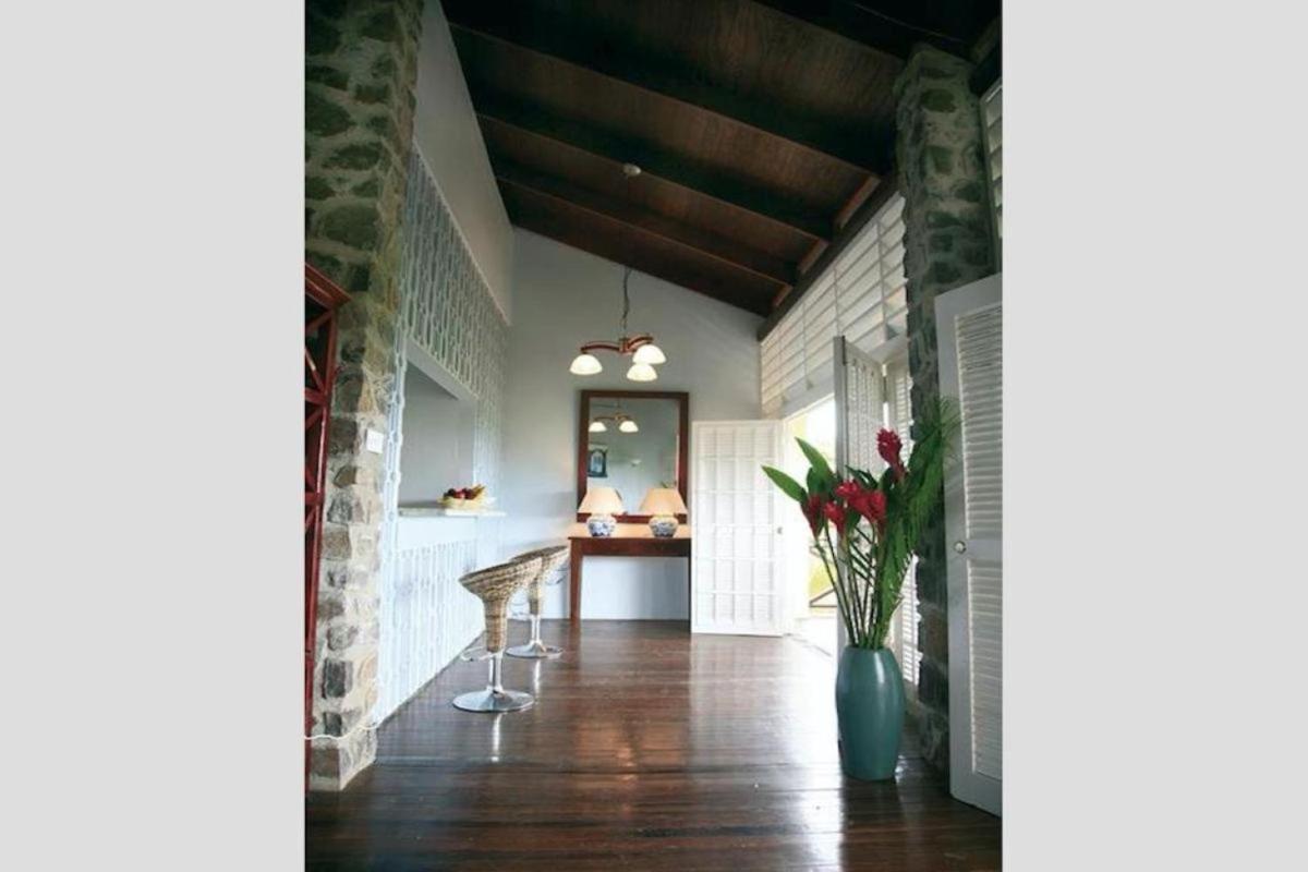 Bright Beautiful 2 Bedroom Villa
