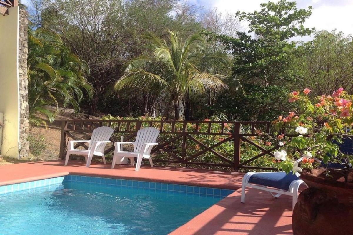 Bright Beautiful 2 Bedroom Villa
