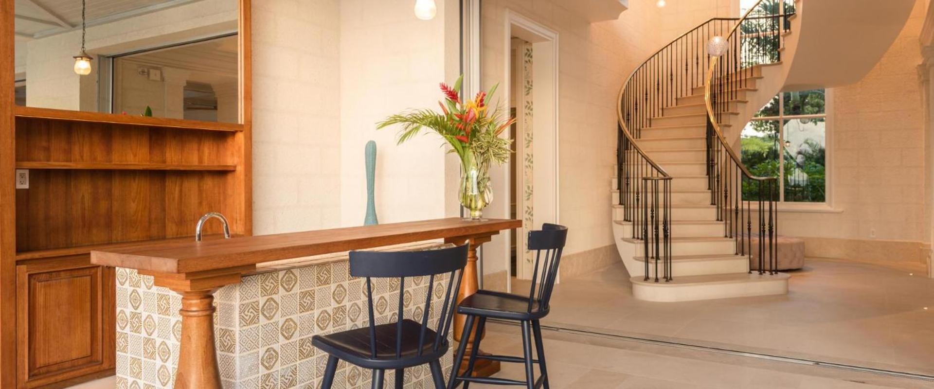 Spacious and bright 5 Br Villa