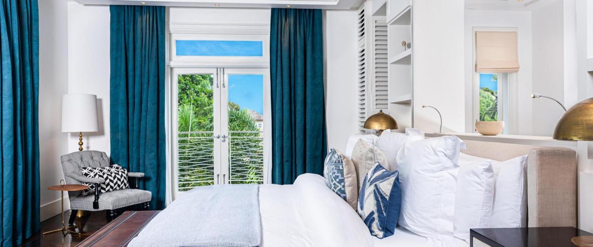 Spacious and bright 5 Br Villa
