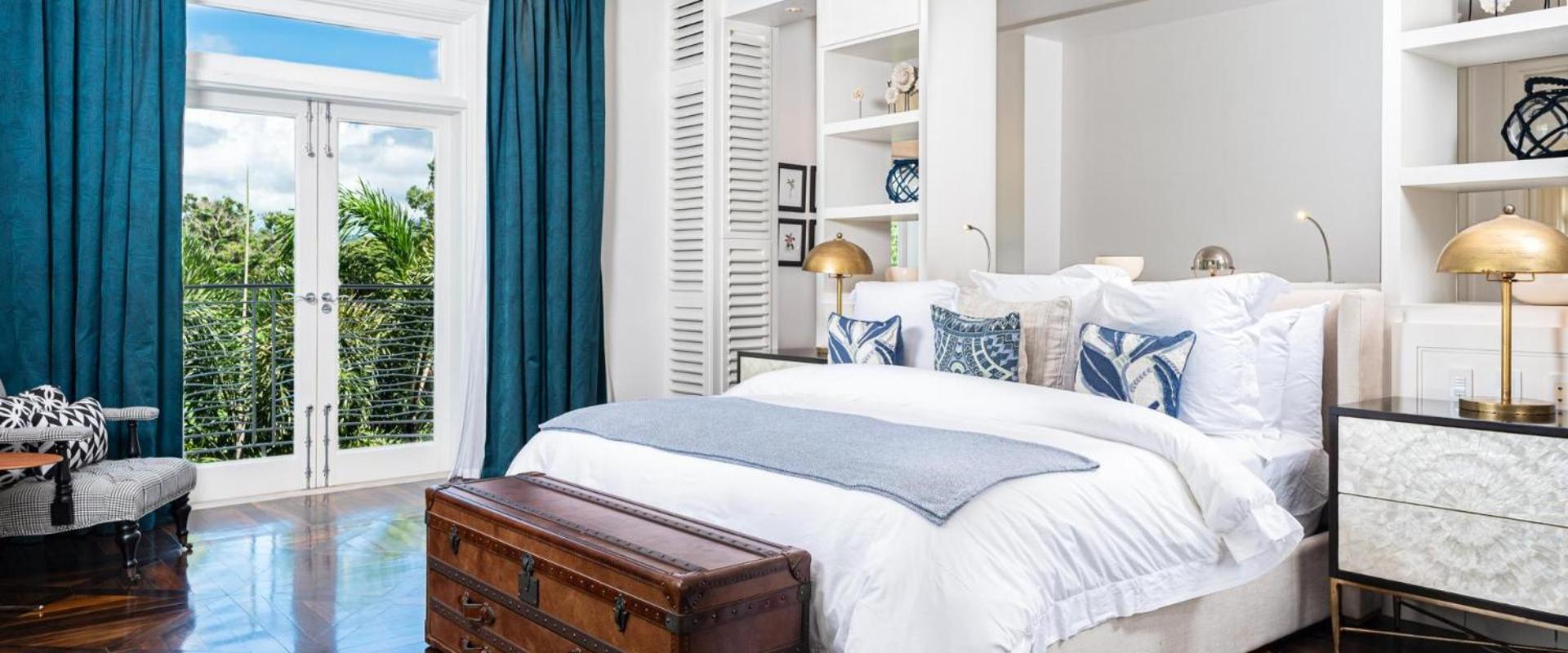 Spacious and bright 5 Br Villa