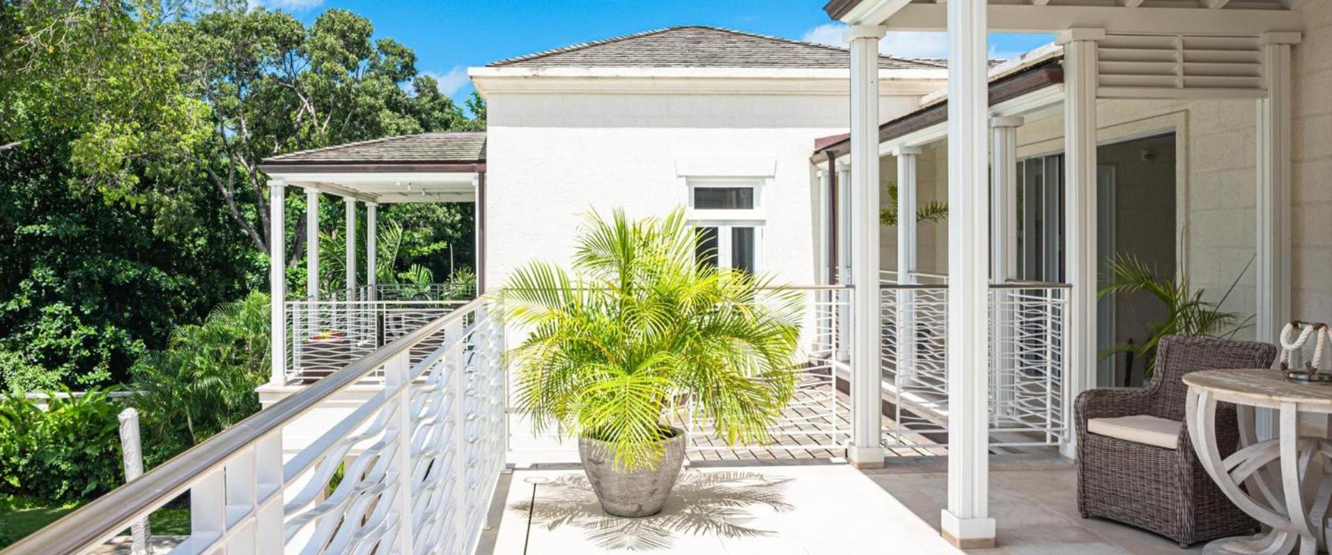 Spacious and bright 5 Br Villa
