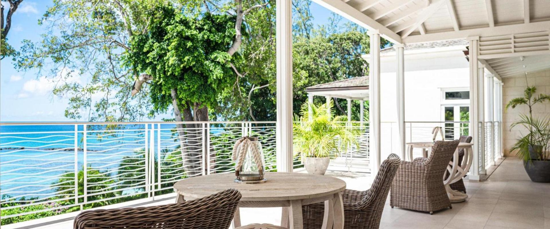 Spacious and bright 5 Br Villa