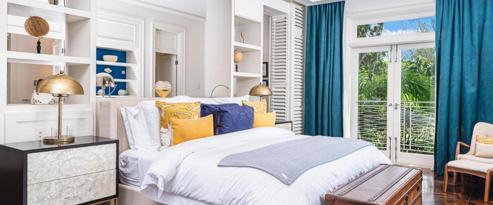 Spacious and bright 5 Br Villa