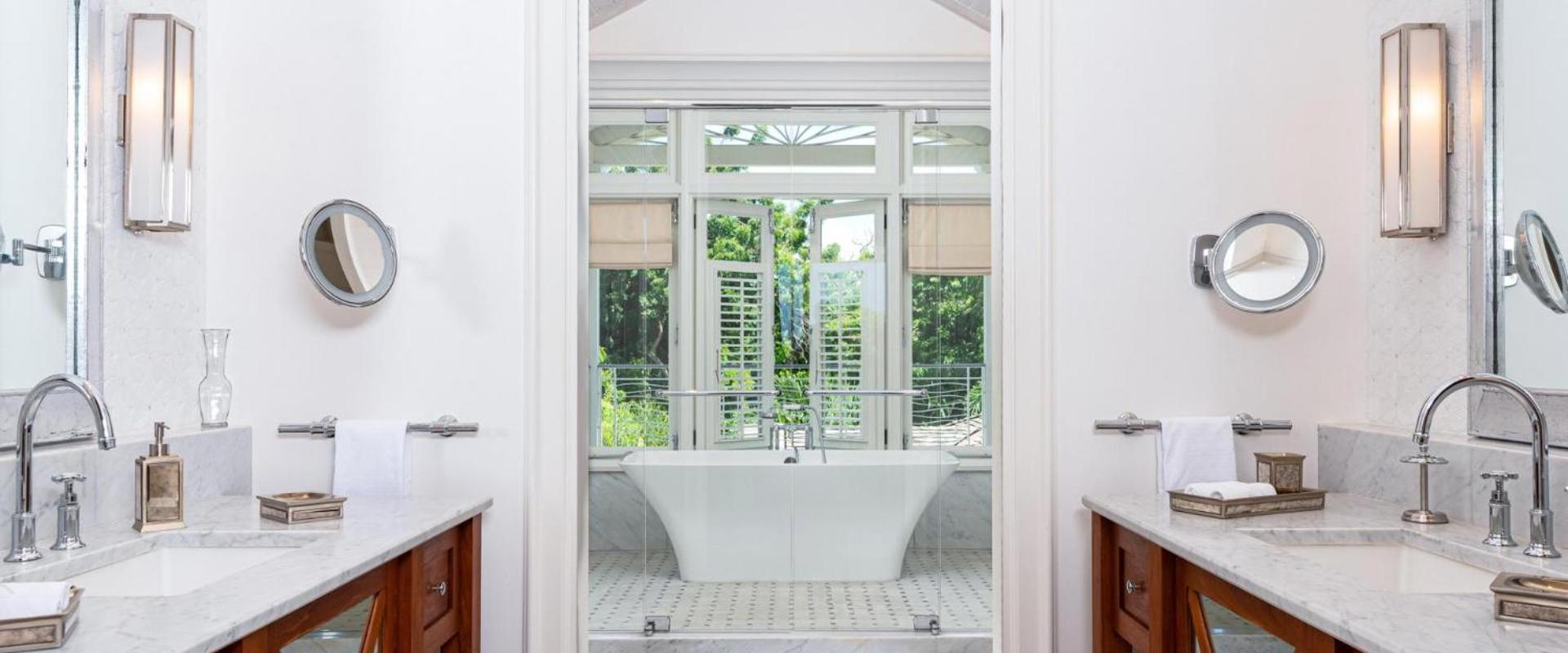 Spacious and bright 5 Br Villa