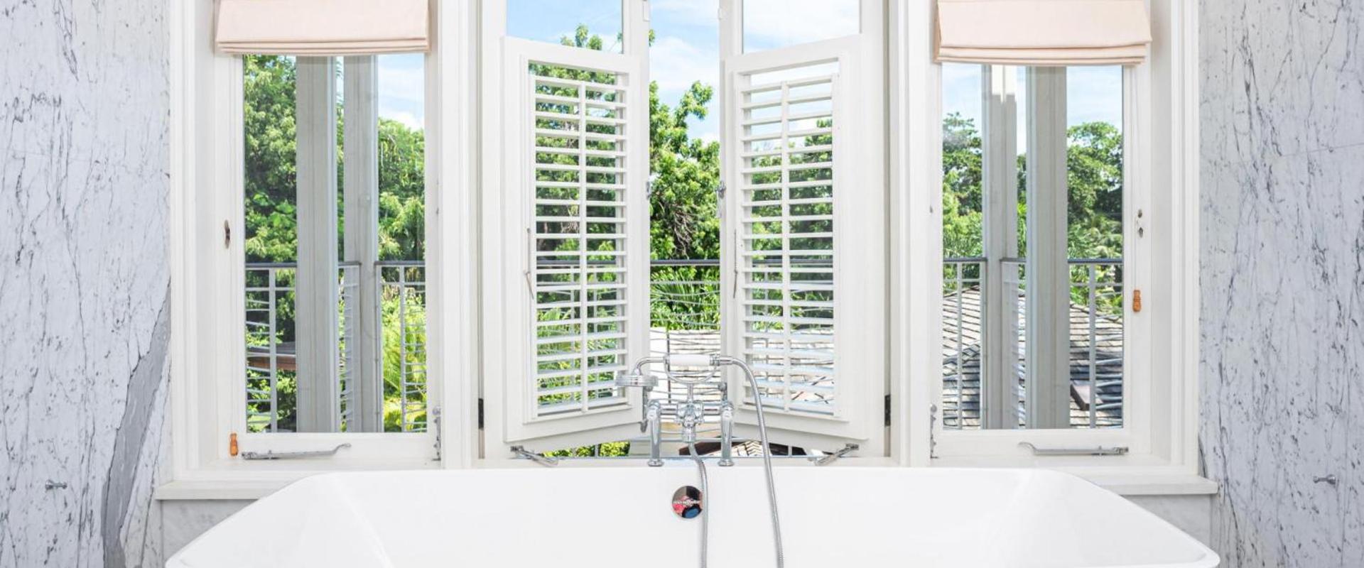Spacious and bright 5 Br Villa