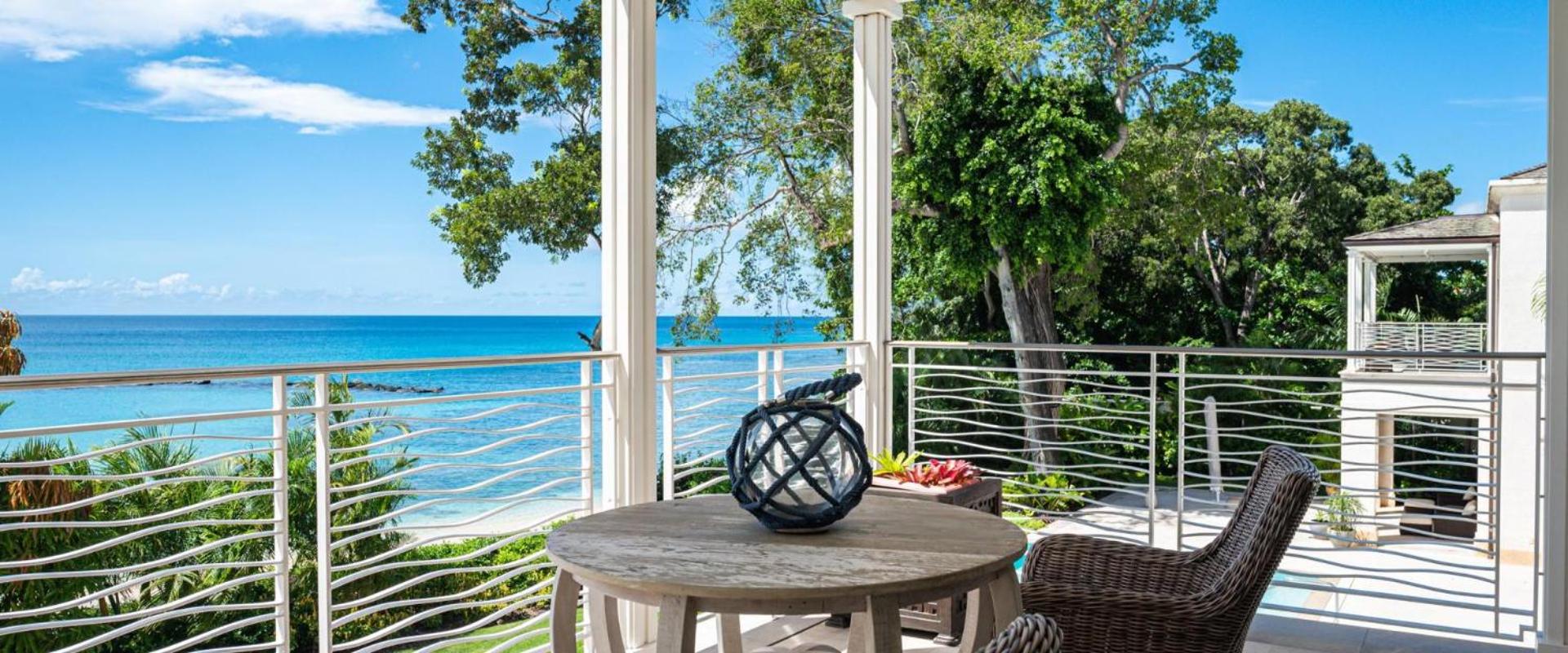 Spacious and bright 5 Br Villa