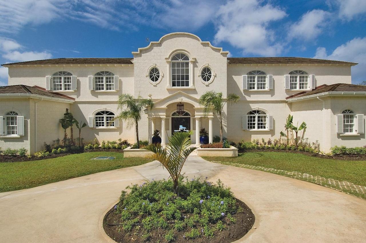 Luxurious and Spacious 5 Br Villa