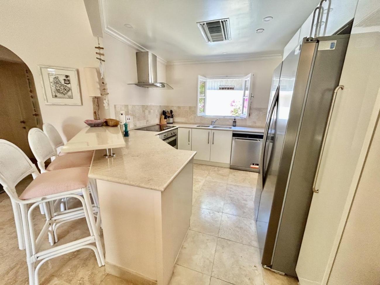 Amazing 1 Bedroom Condo