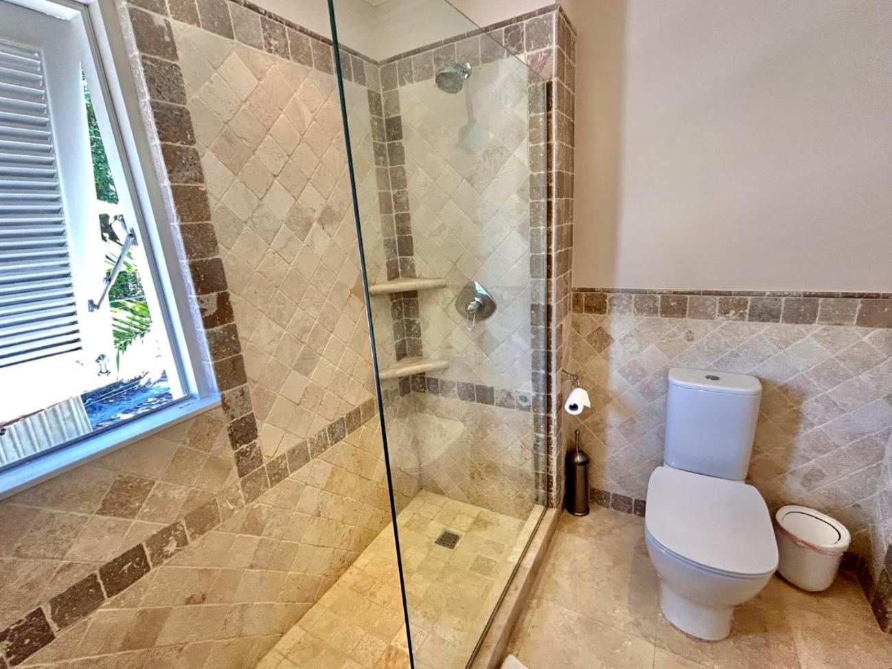 Amazing 1 Bedroom Condo