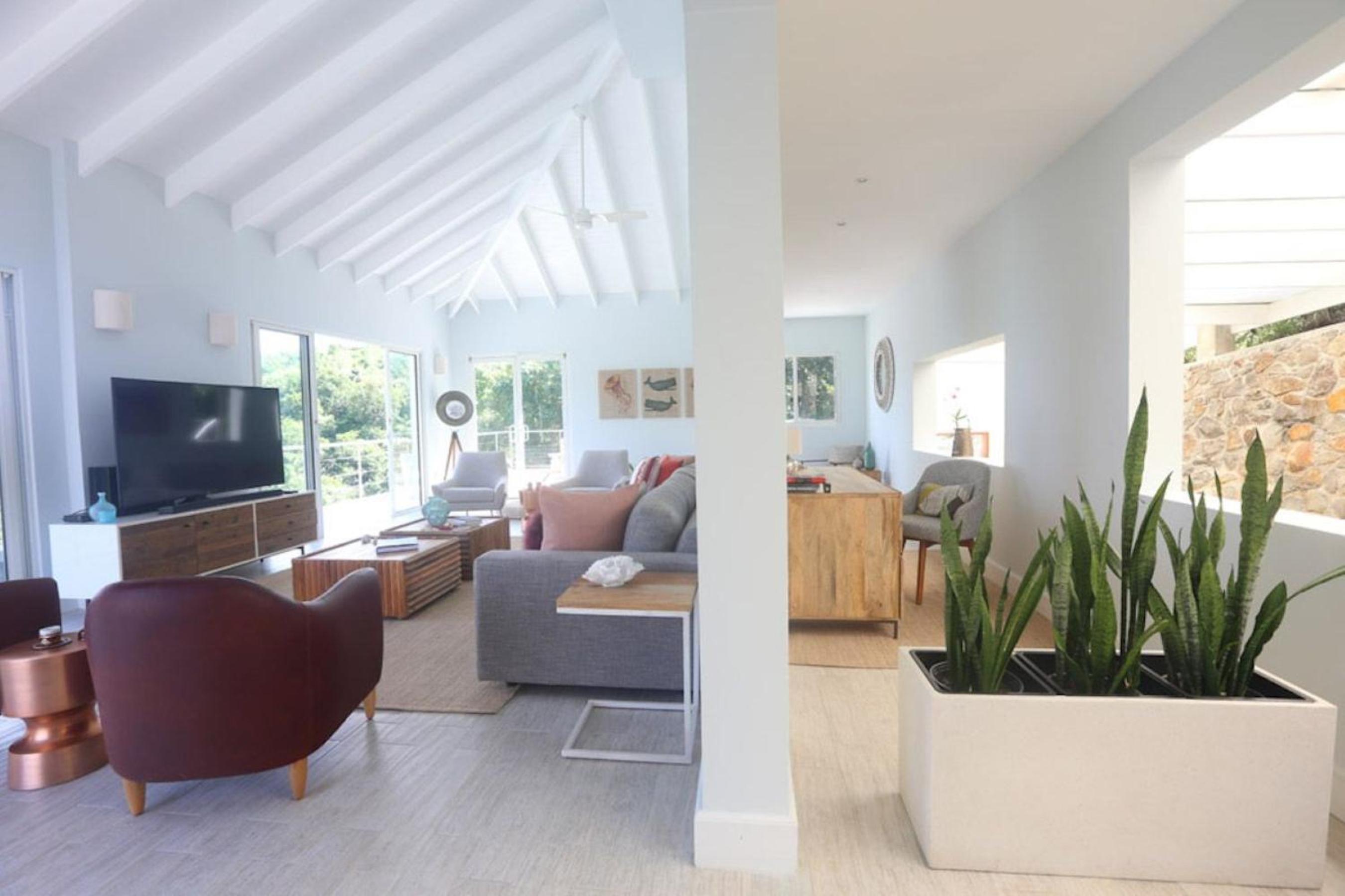 Luxury 4 Br Villa Nestled in Cap Estate