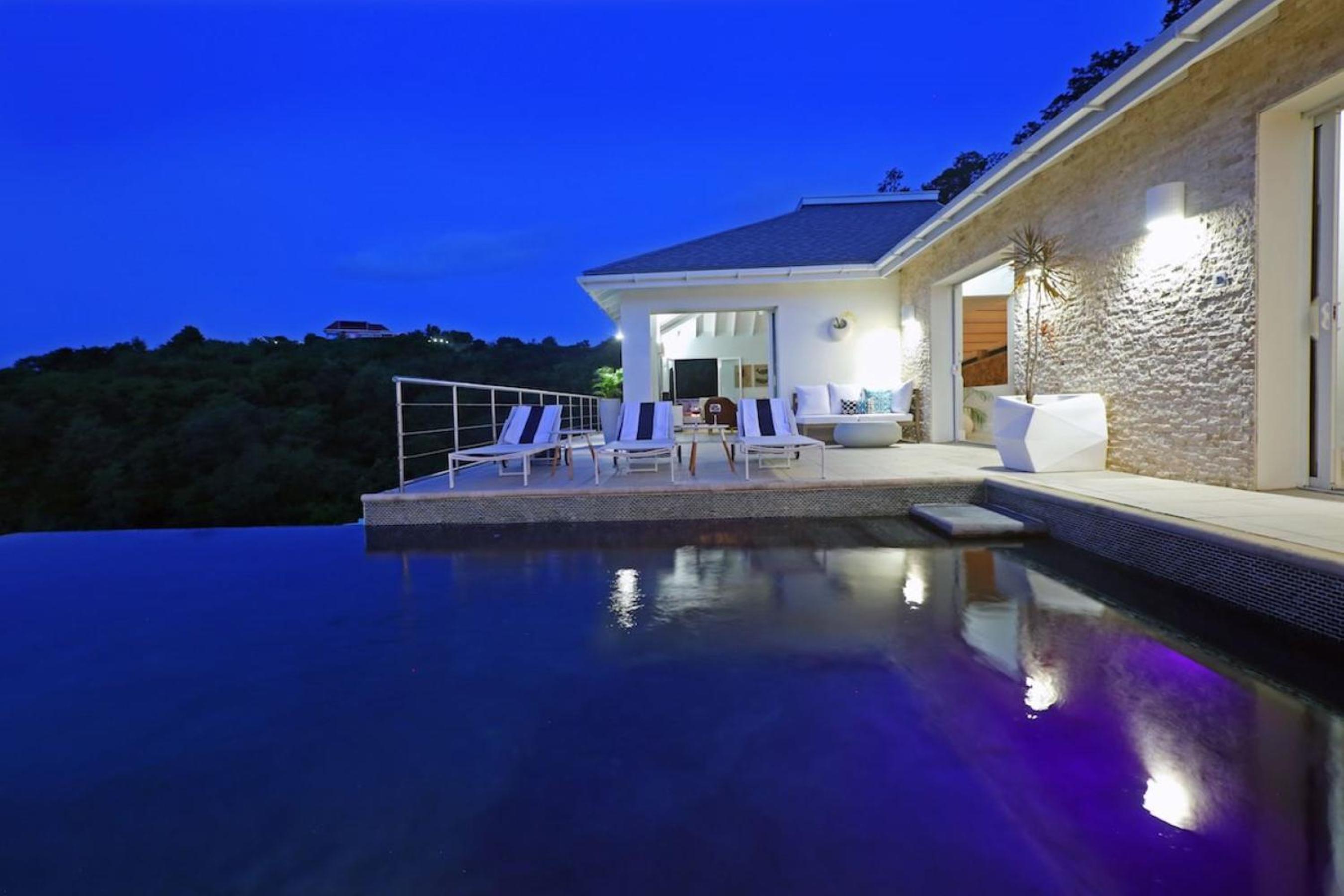 Luxury 4 Br Villa Nestled in Cap Estate