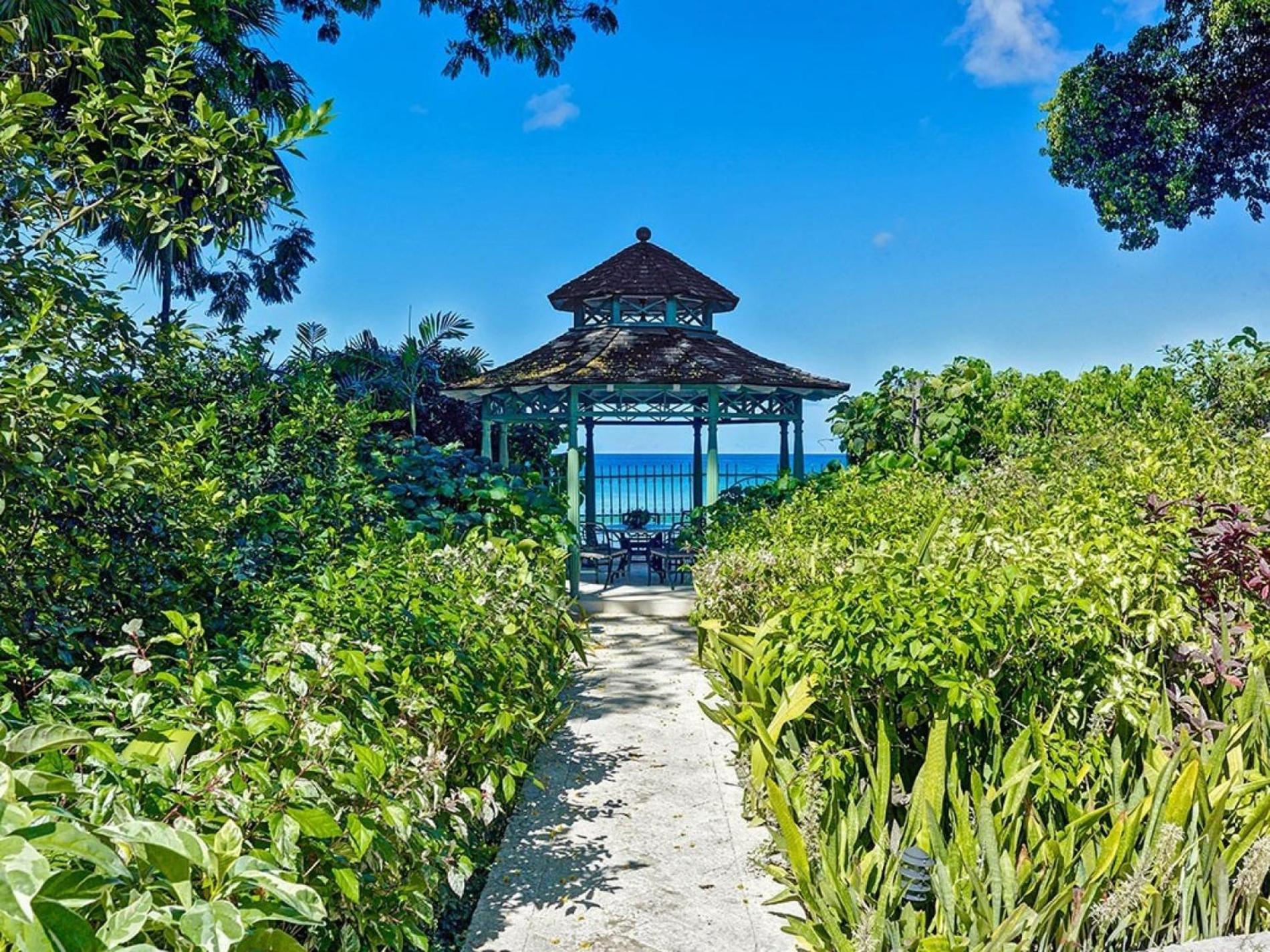 Amazing 8 Br Villa With Private Pool