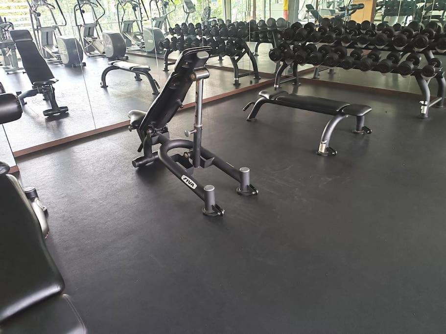 The Robertson R9 Walk to Jalan Alor Street Bukit Bintang Pavilion 7 pax 2R1B