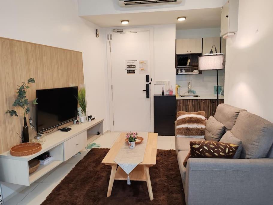 The Robertson R9 Walk to Jalan Alor Street Bukit Bintang Pavilion 7 pax 2R1B