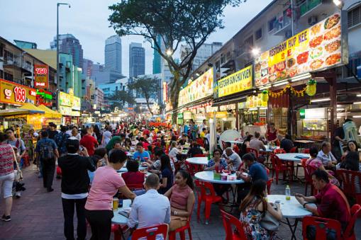 The Robertson R9 Walk to Jalan Alor Street Bukit Bintang Pavilion 7 pax 2R1B