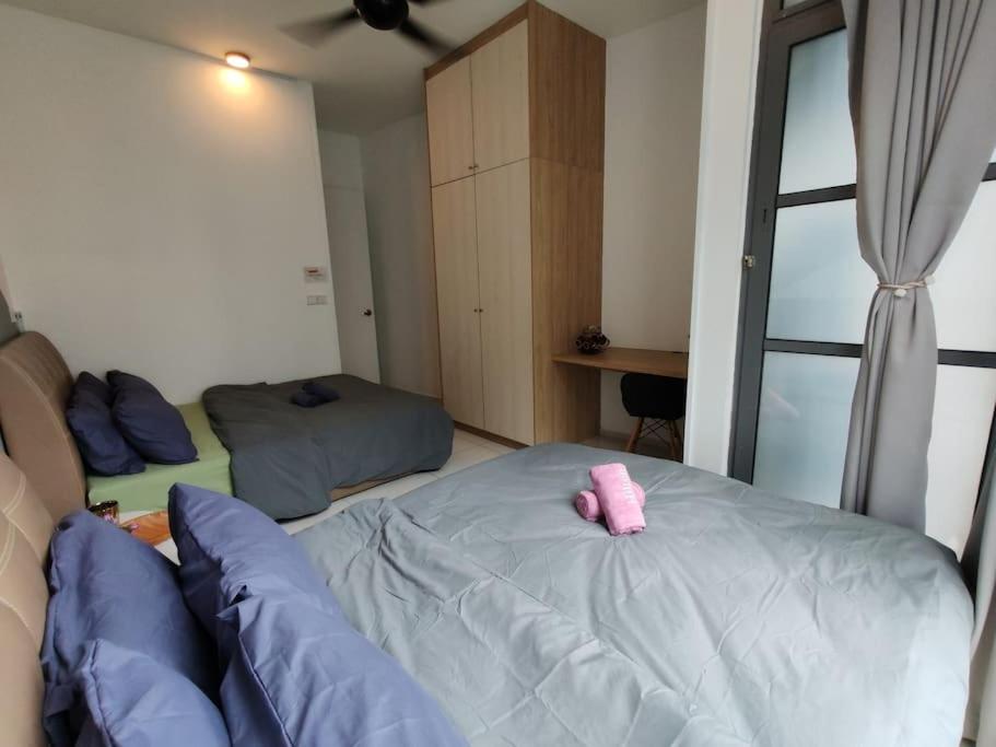 The Robertson R9 Walk to Jalan Alor Street Bukit Bintang Pavilion 7 pax 2R1B
