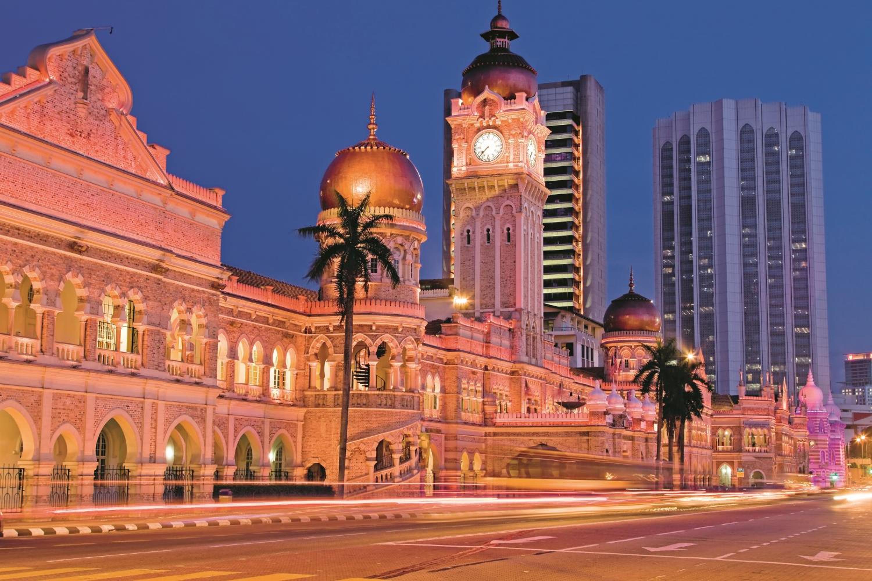 The Robertson R9 Walk to Jalan Alor Street Bukit Bintang Pavilion 7 pax 2R1B
