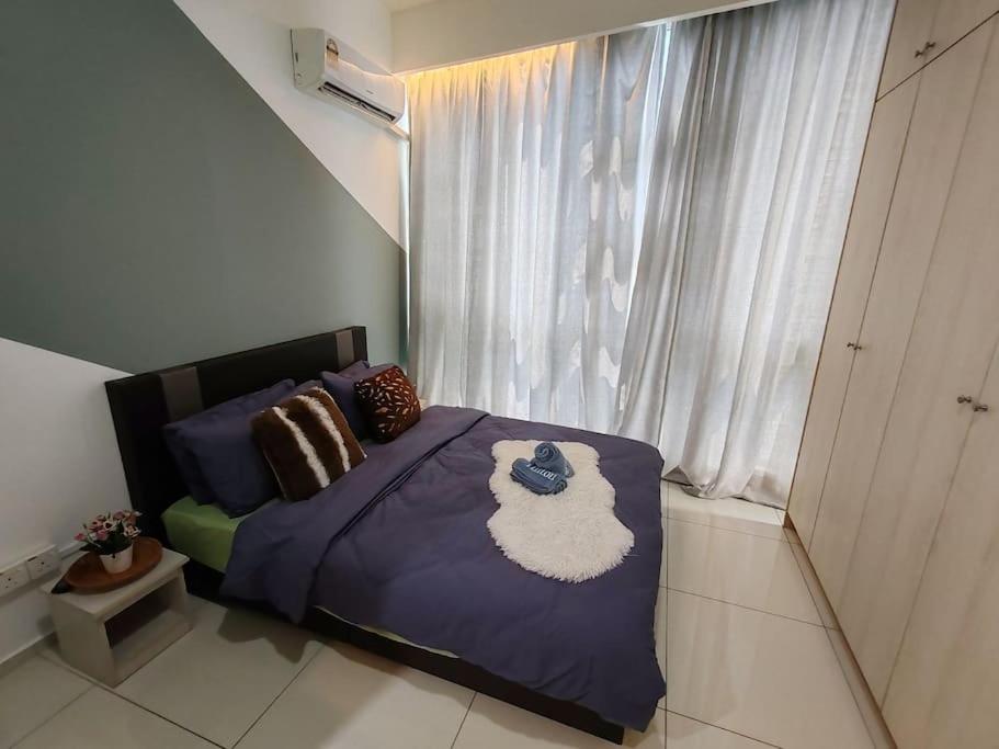 The Robertson R9 Walk to Jalan Alor Street Bukit Bintang Pavilion 7 pax 2R1B