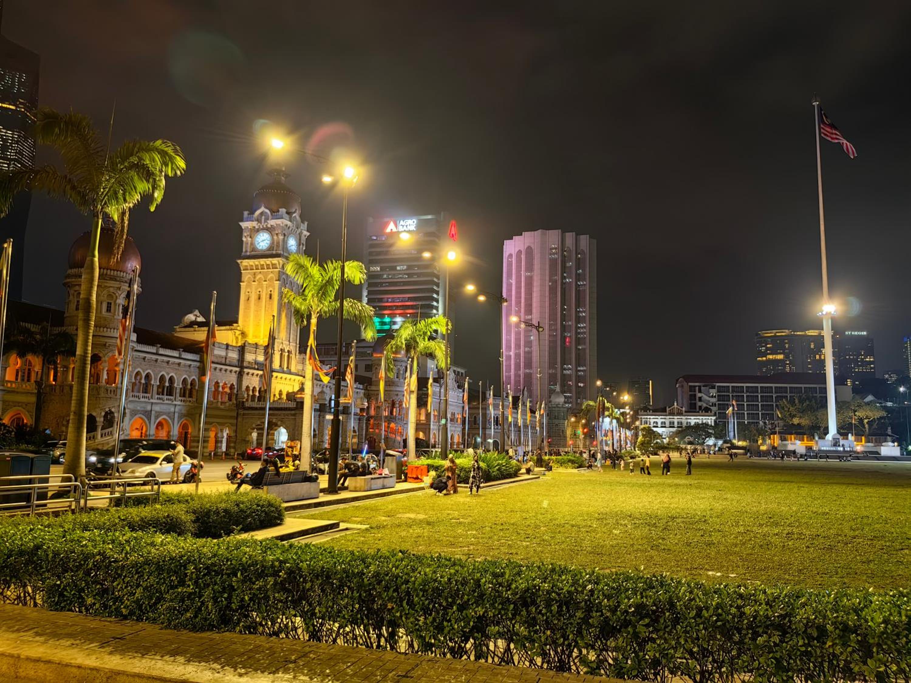 The Robertson R9 Walk to Jalan Alor Street Bukit Bintang Pavilion 7 pax 2R1B