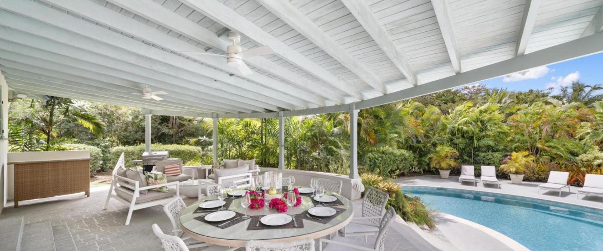 Lovely 4-bedroom holiday Villa