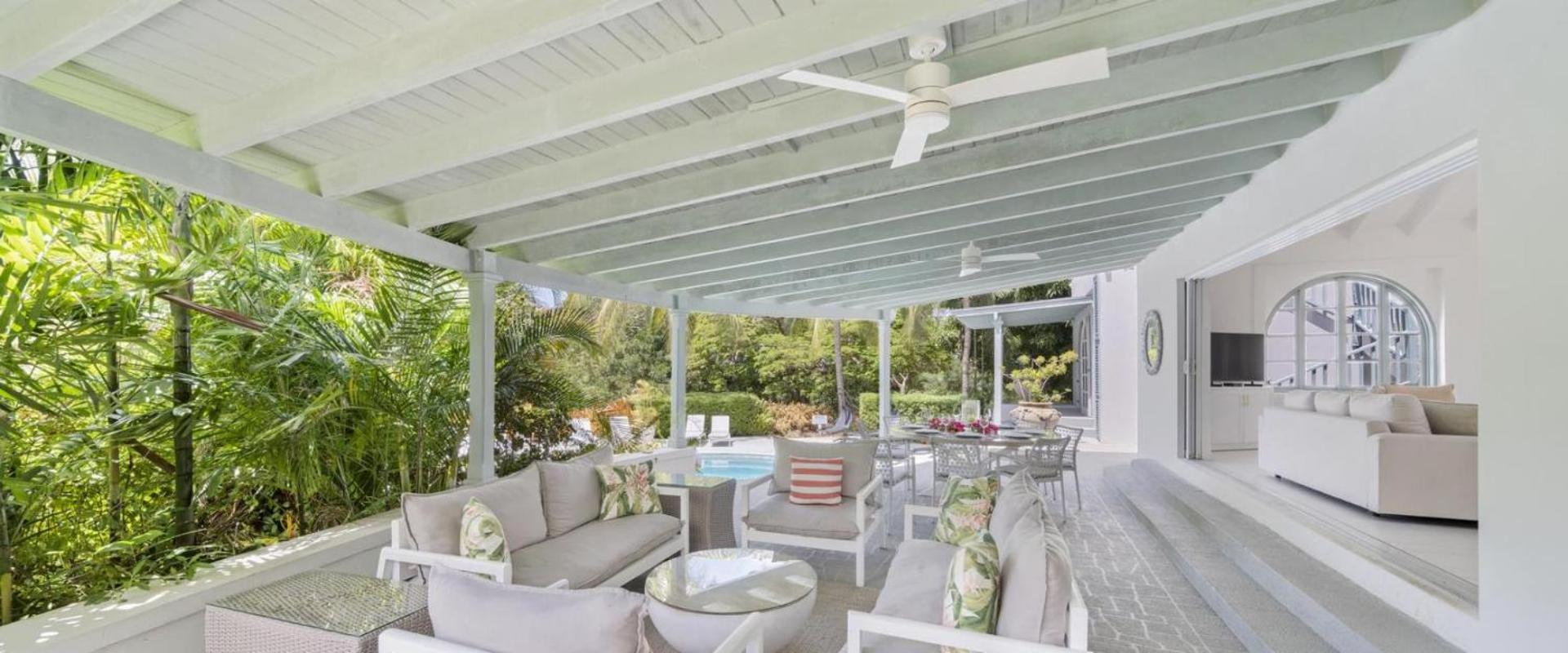 Lovely 4-bedroom holiday Villa