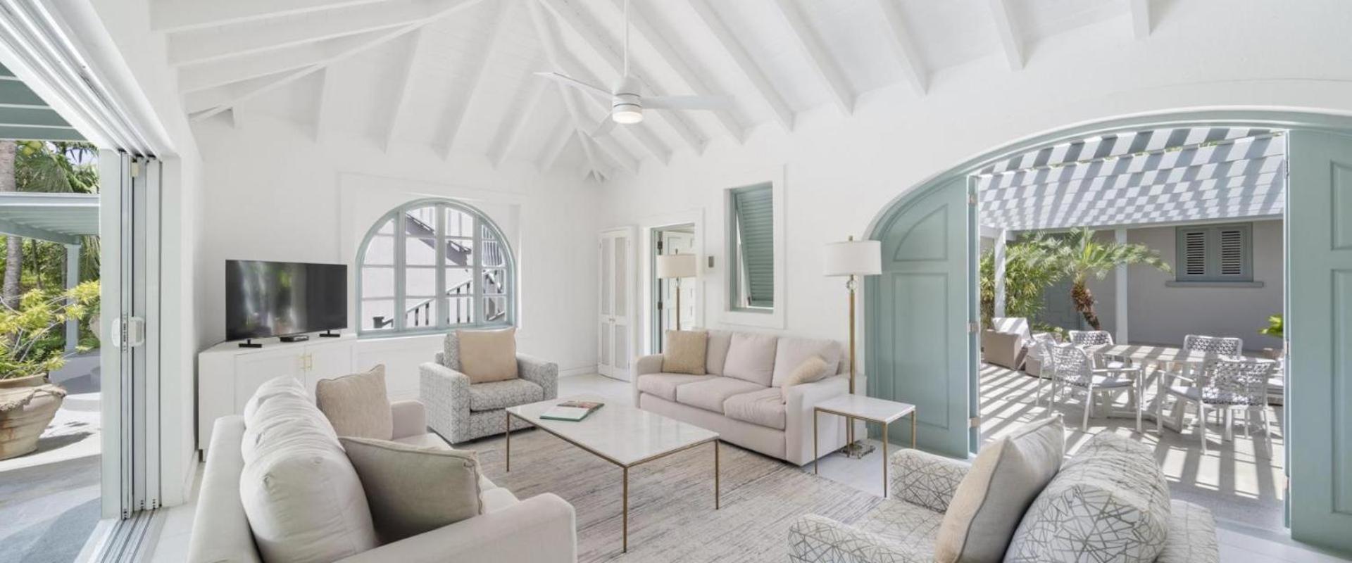 Lovely 4-bedroom holiday Villa
