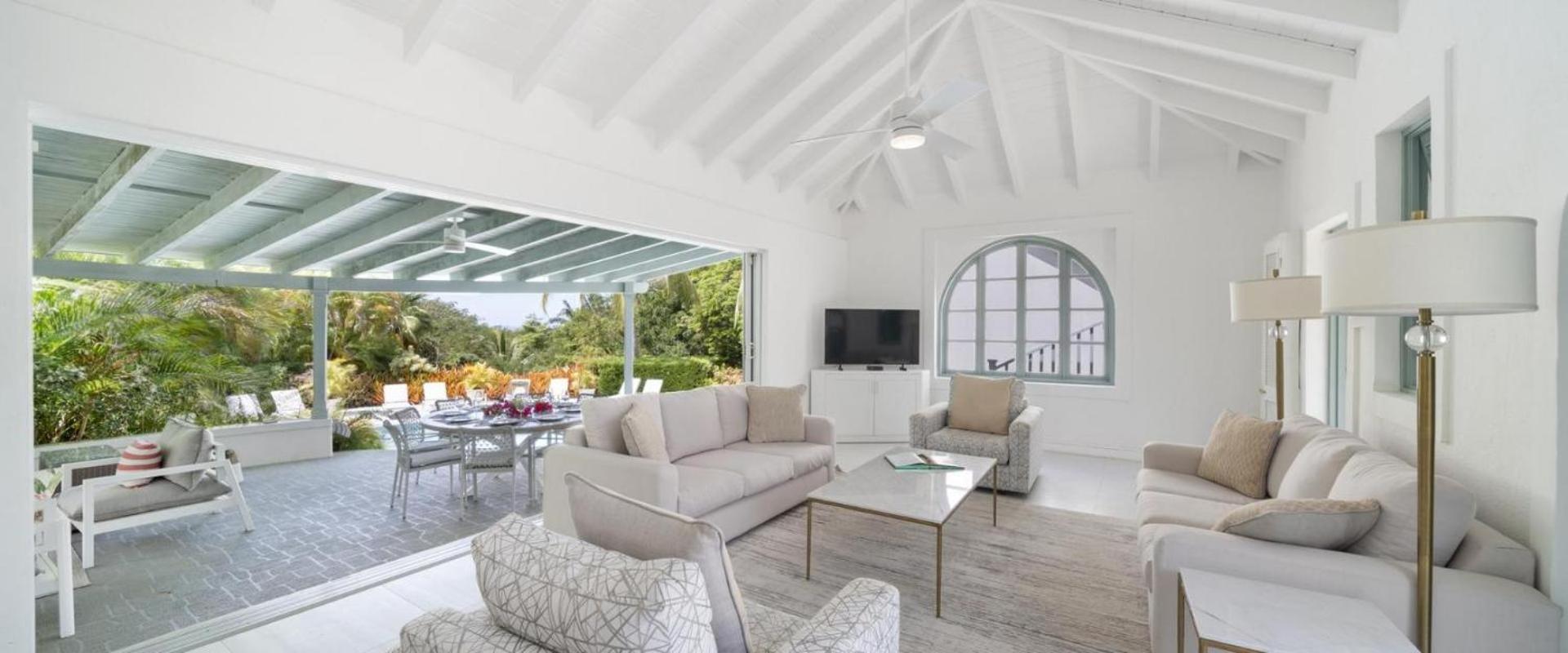 Lovely 4-bedroom holiday Villa