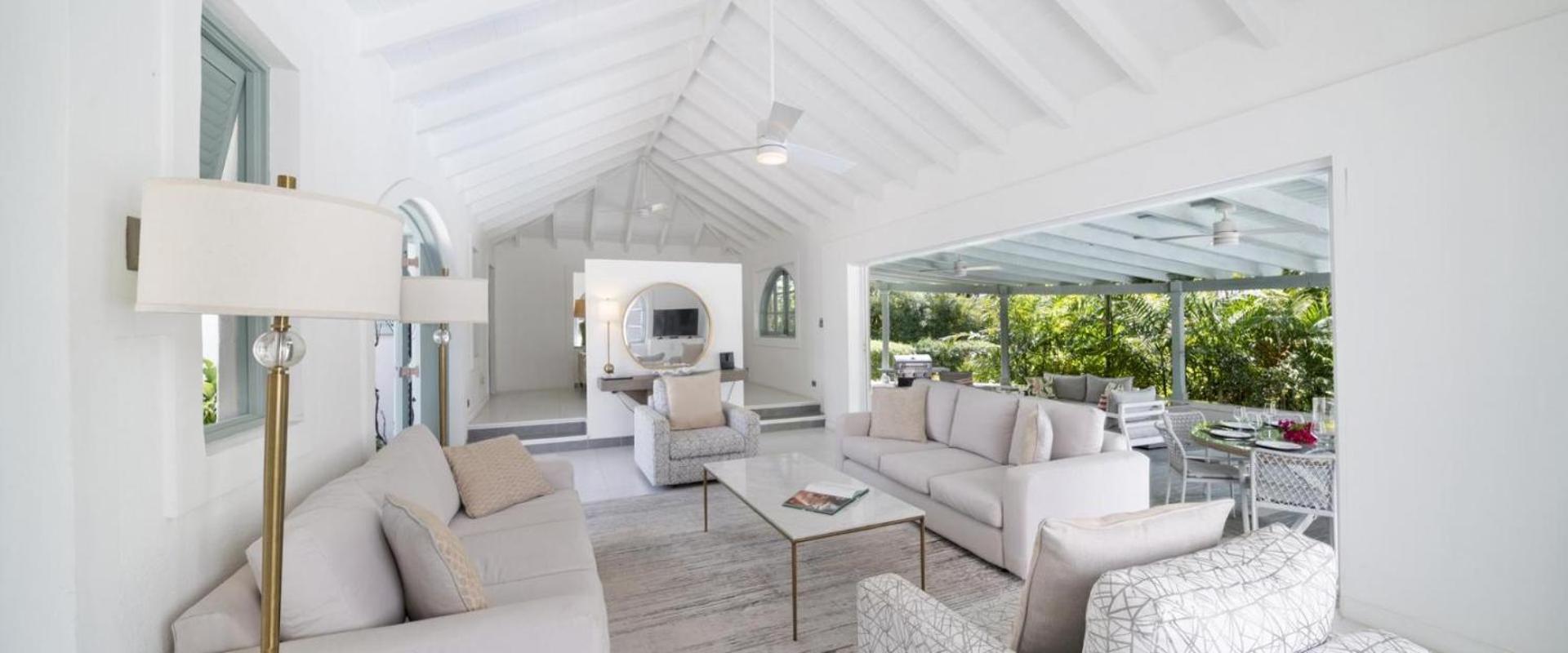 Lovely 4-bedroom holiday Villa