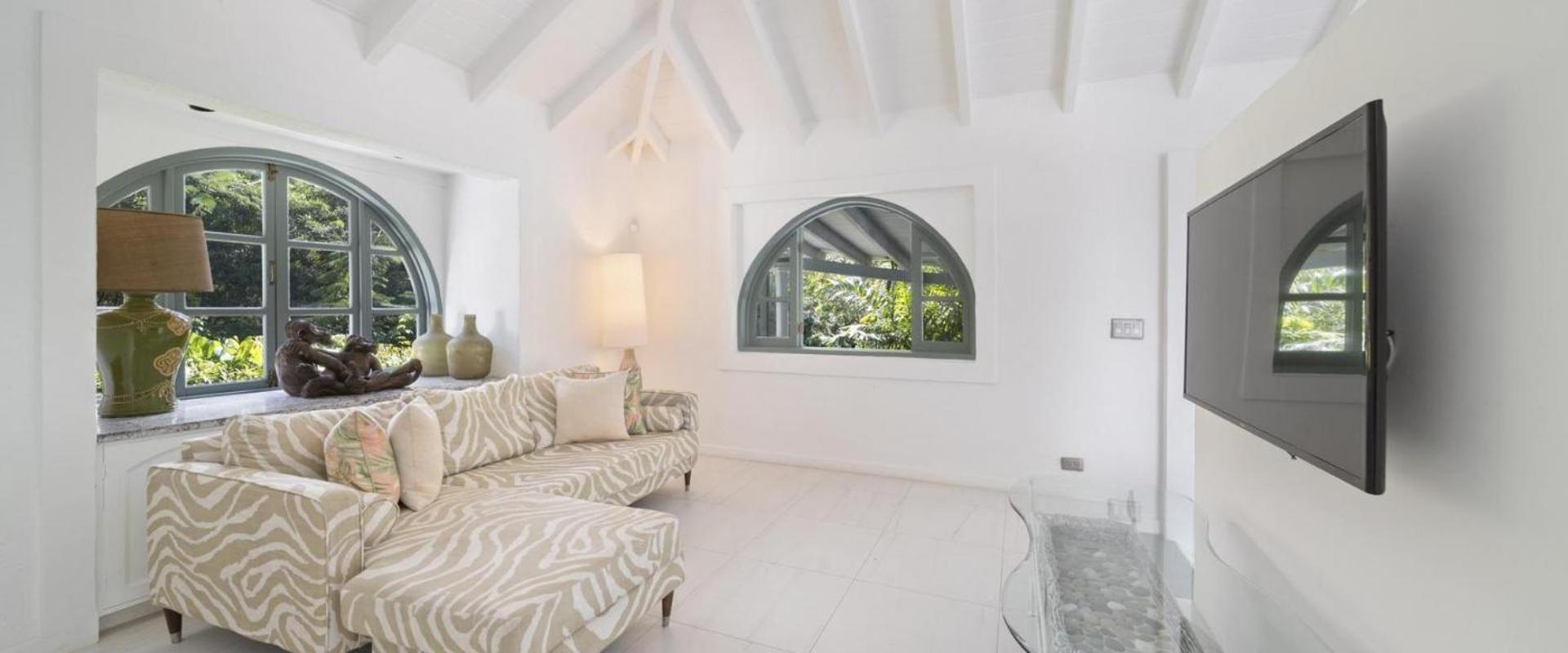 Lovely 4-bedroom holiday Villa