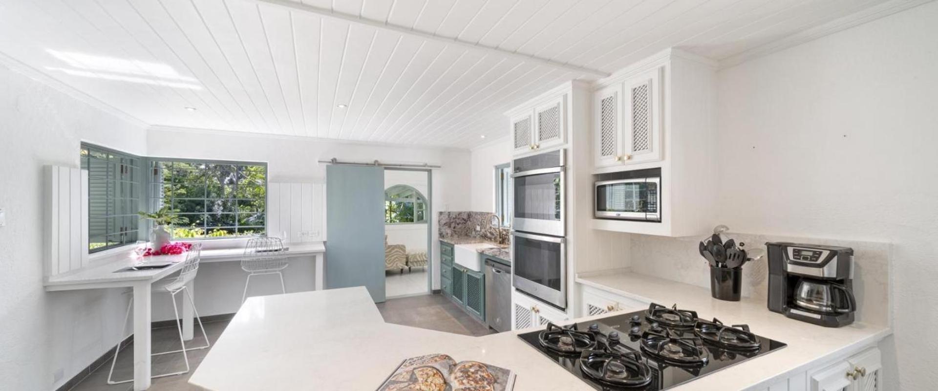 Lovely 4-bedroom holiday Villa