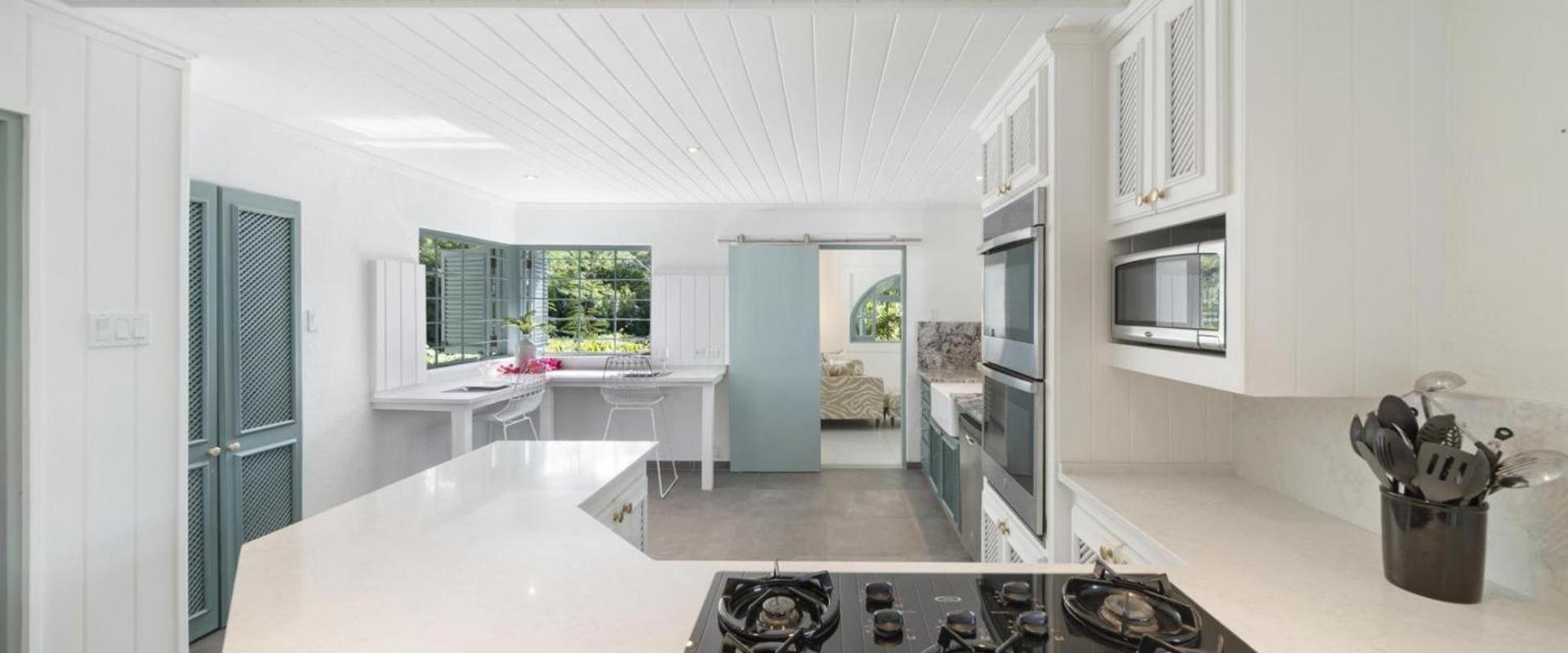 Lovely 4-bedroom holiday Villa