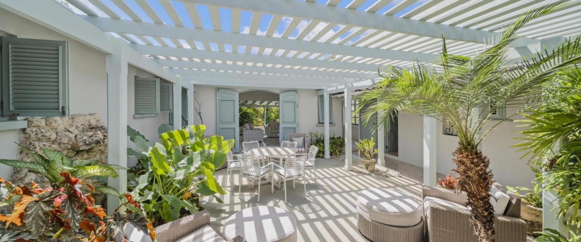 Lovely 4-bedroom holiday Villa