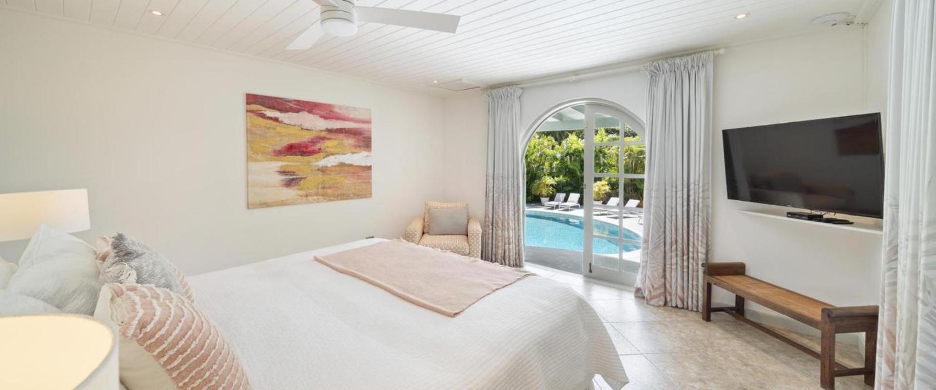 Lovely 4-bedroom holiday Villa