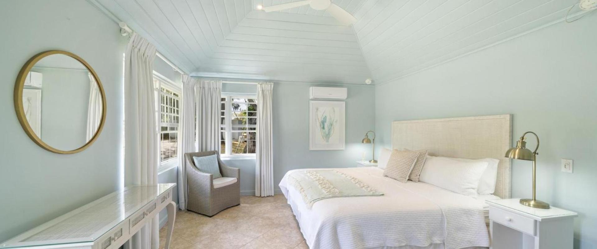 Lovely 4-bedroom holiday Villa