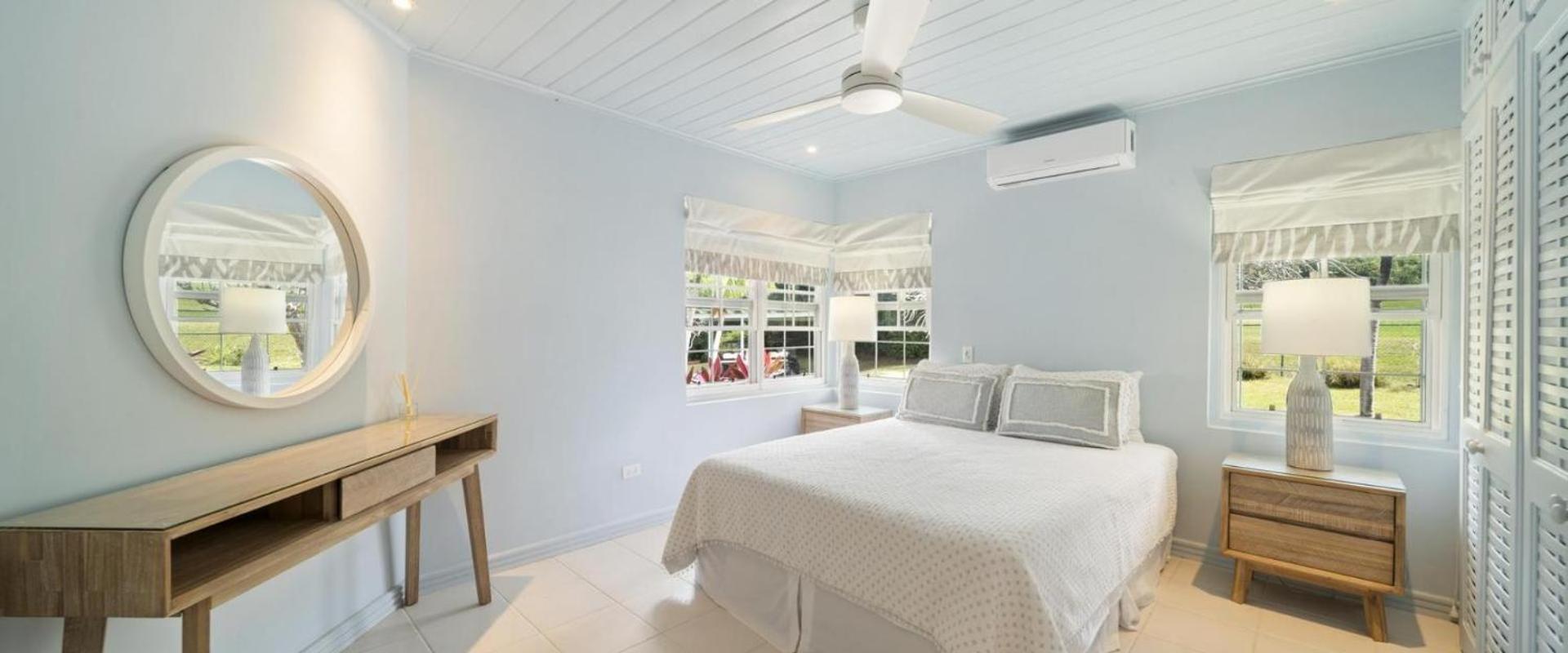 Lovely 4-bedroom holiday Villa