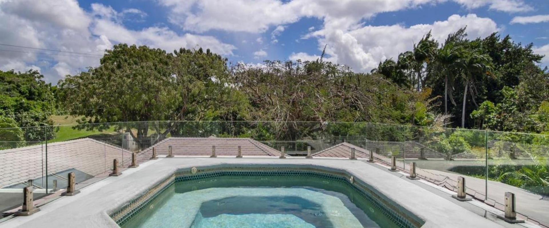 Lovely 4-bedroom holiday Villa