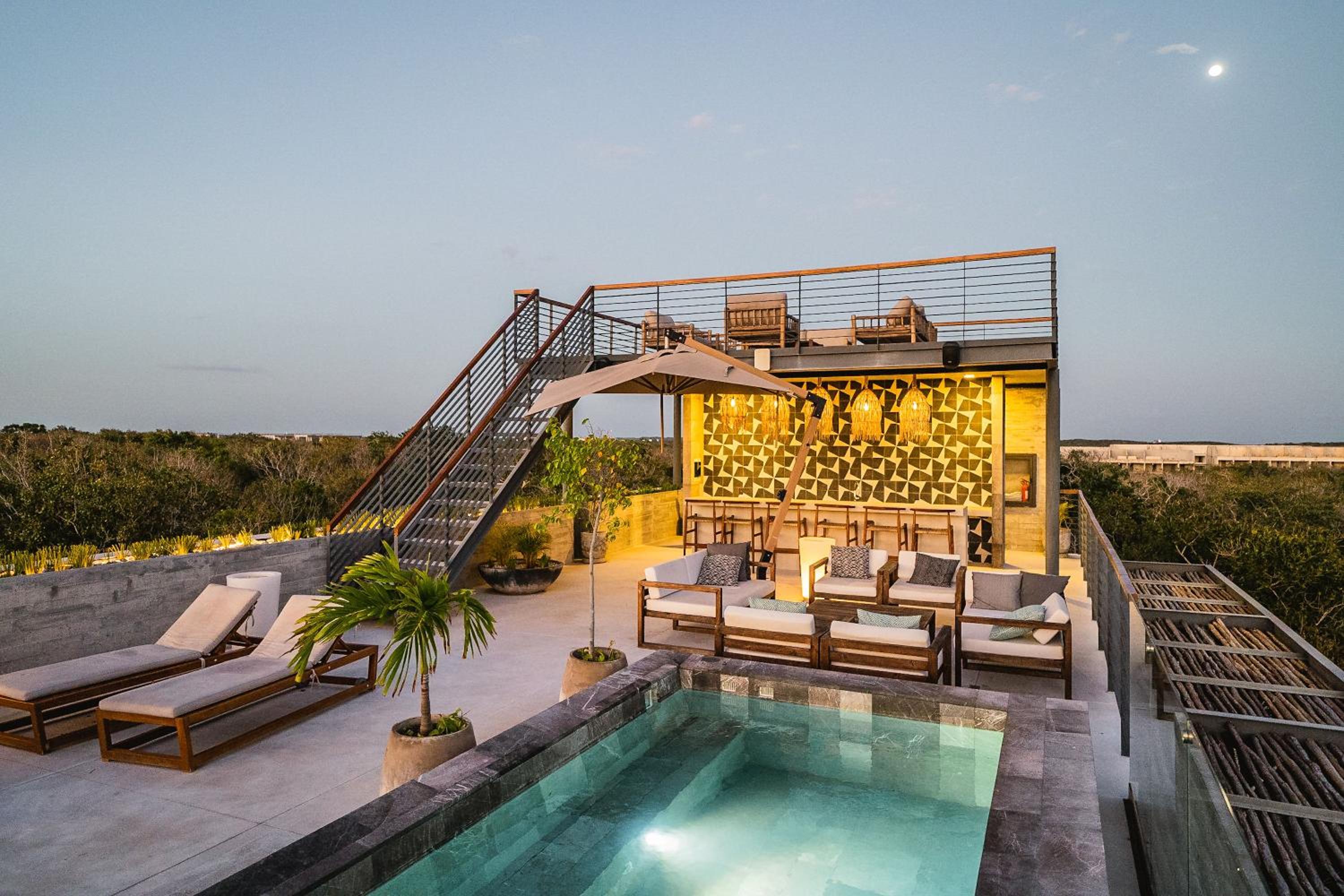 Stunning 1BR with Jacuzzi Cenote