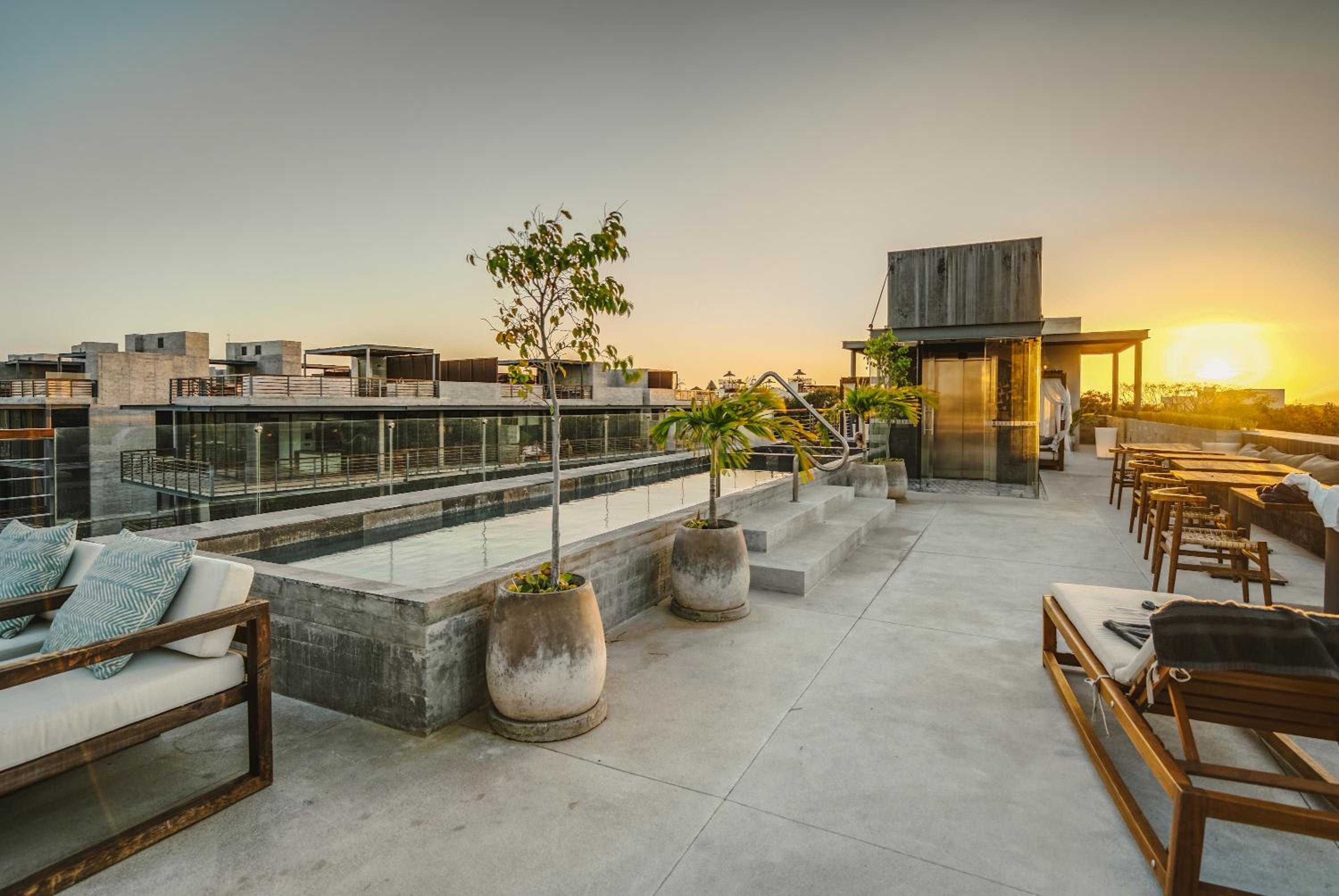 Stunning 1BR with Jacuzzi Cenote