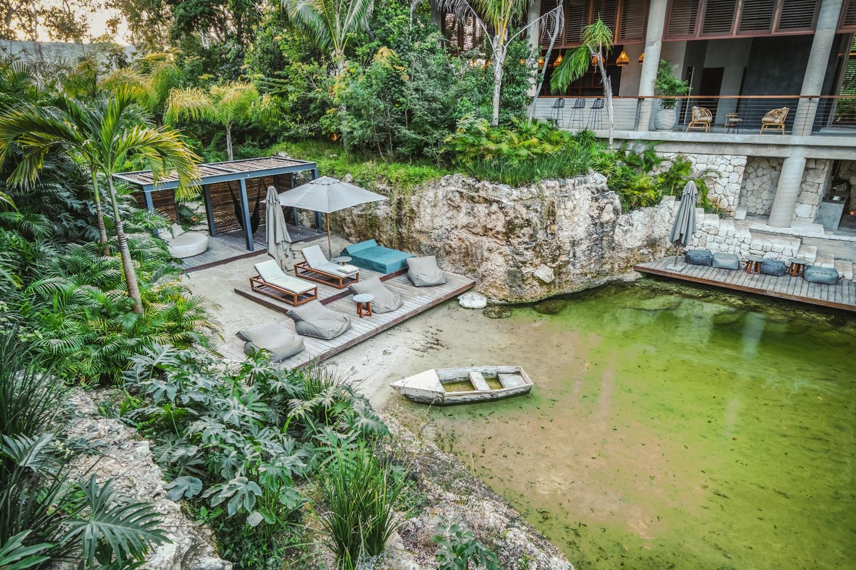 Stunning 1BR with Jacuzzi Cenote